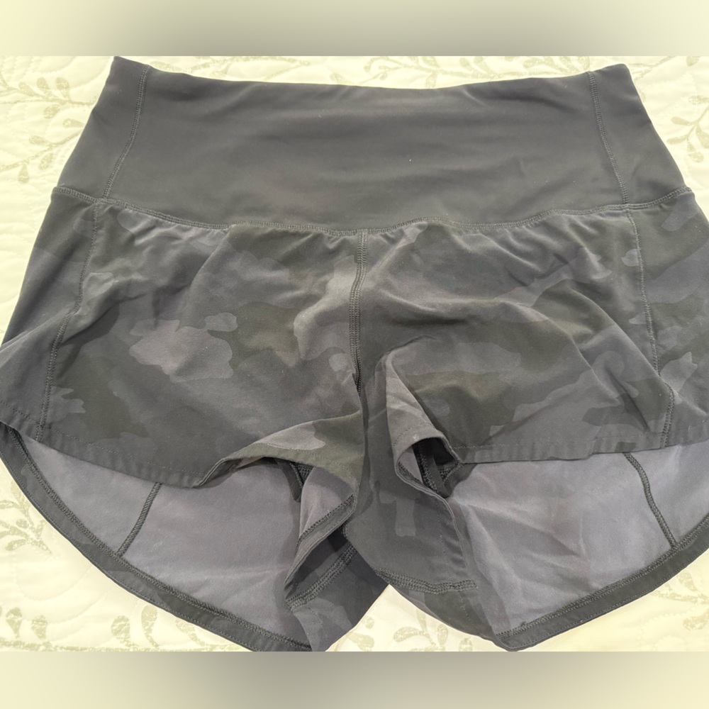 lululemon athletica Black Camo Athletic Speed up Shorts 2.5